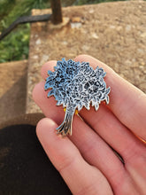 Load image into Gallery viewer, Sabella &quot;Perennial&quot; Lapel Pin
